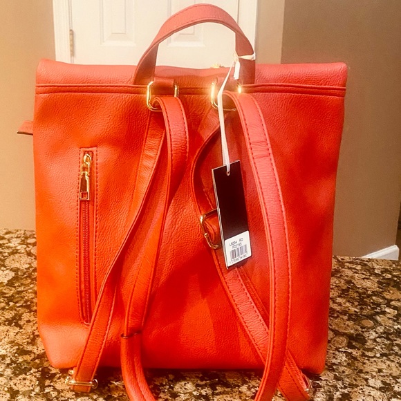 Gorgeous LA TERRE VEGAN BACKPACK BAG. - Picture 8 of 9